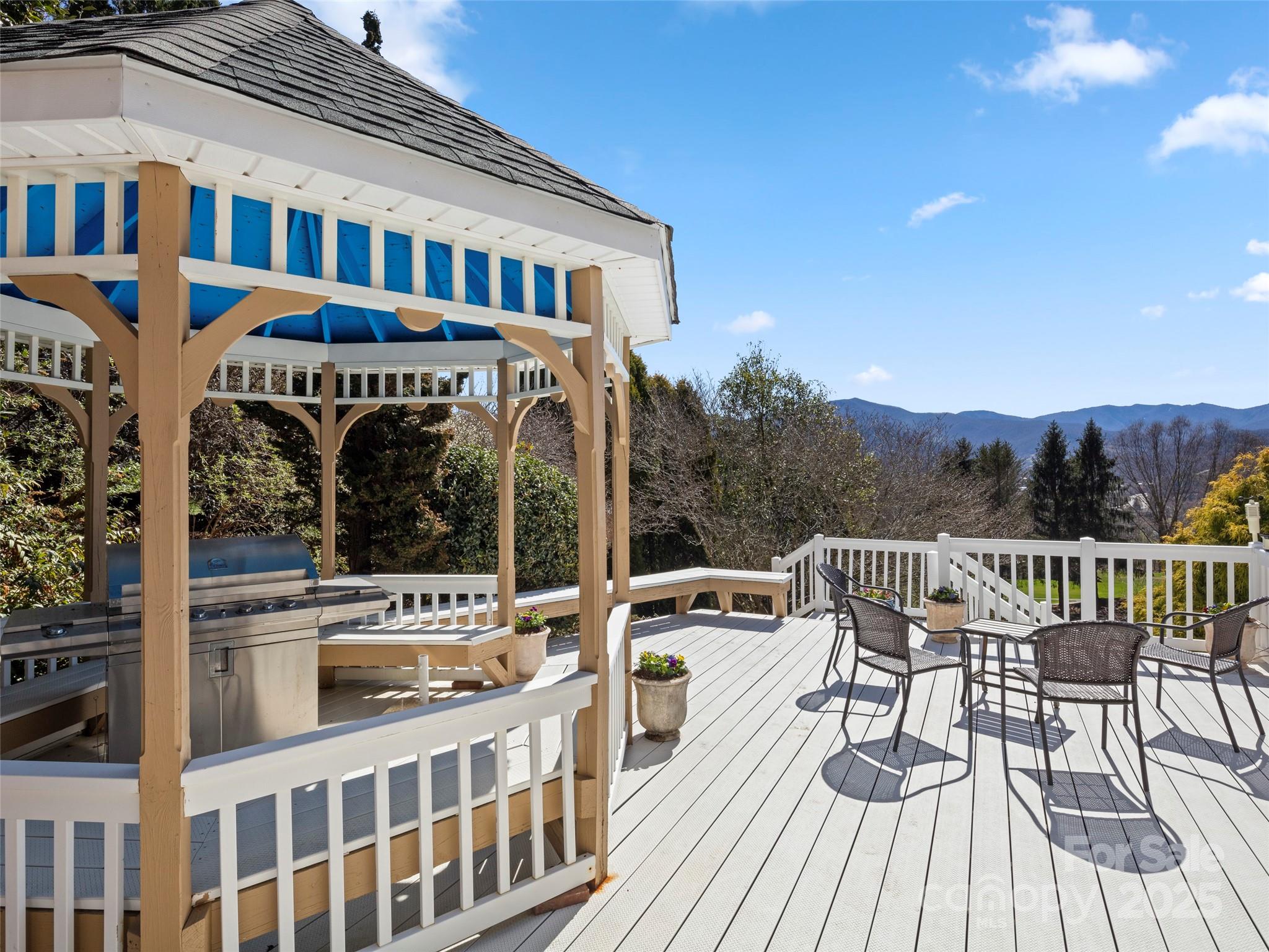 Laurel Ridge Country Club - Residential