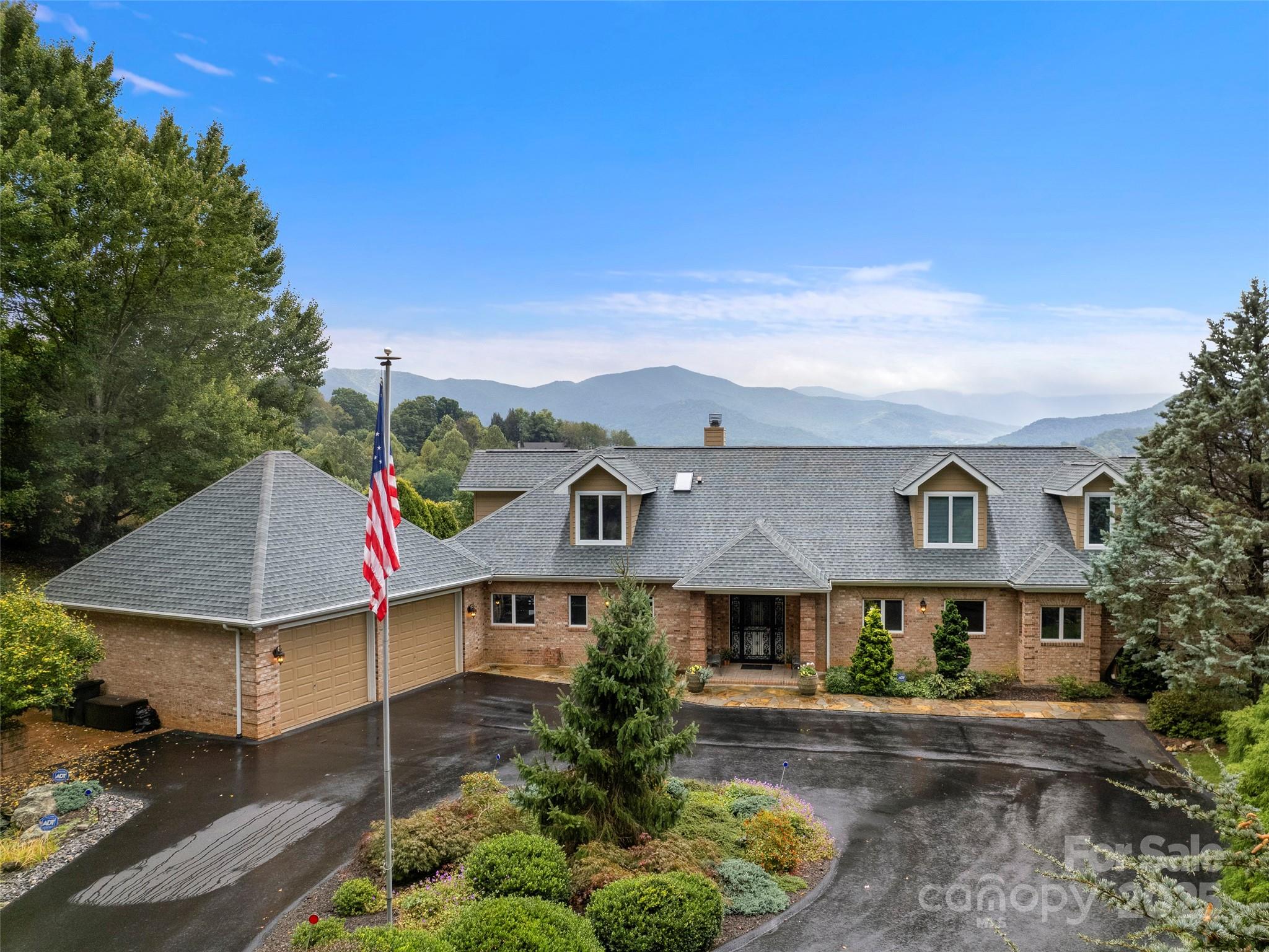 Laurel Ridge Country Club - Residential