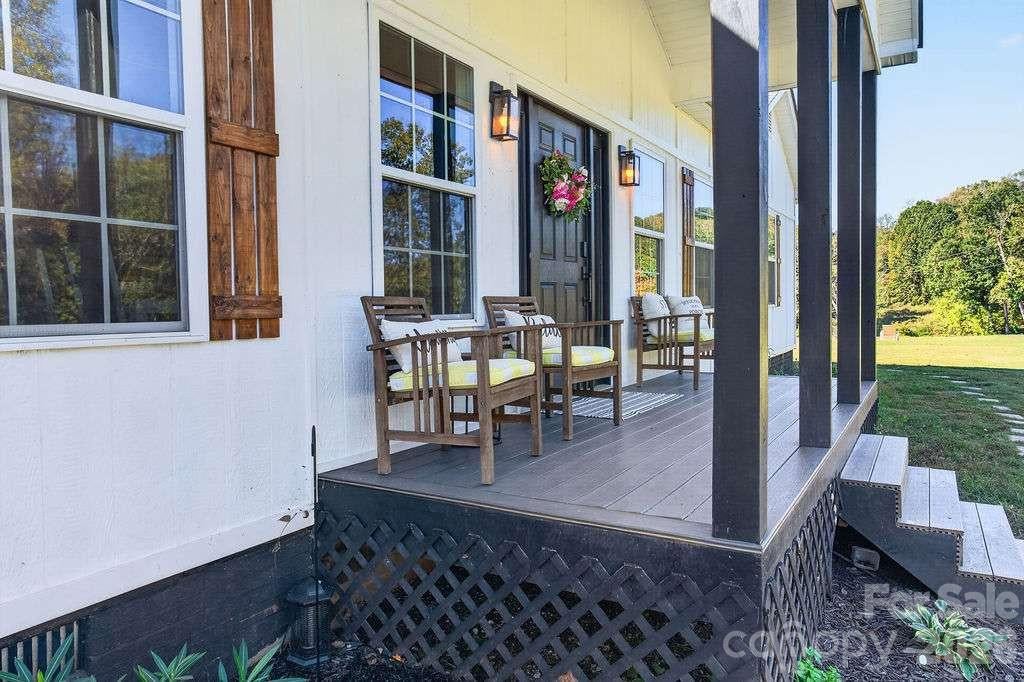 1347 Crossland Road