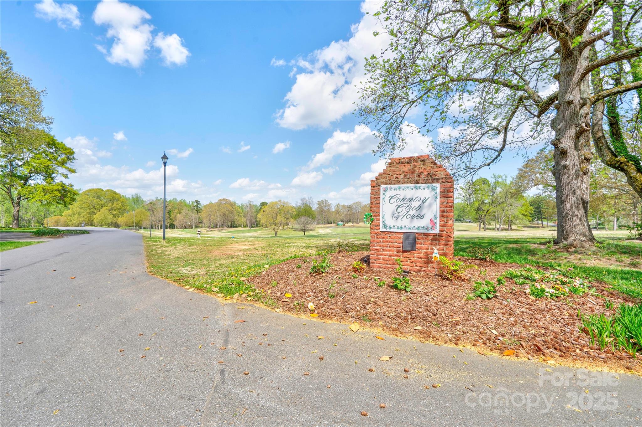 Country Club Acres - Residential