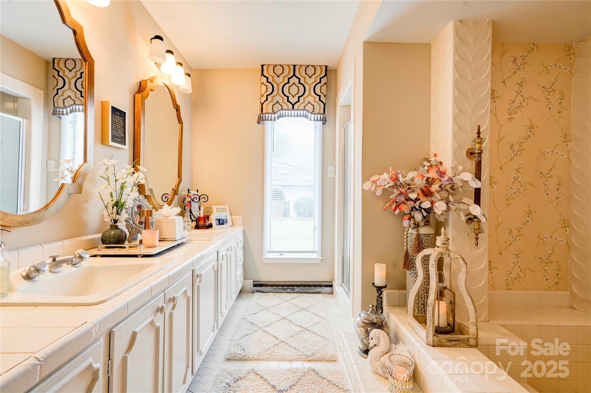 Country Club Acres - Residential