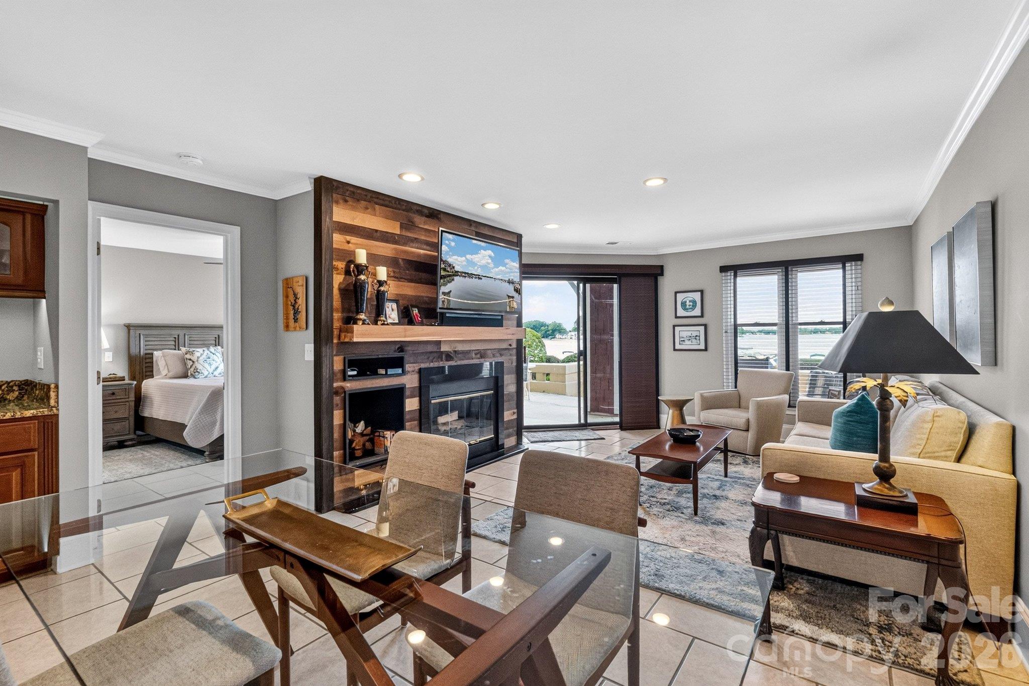 822 Southwest Drive