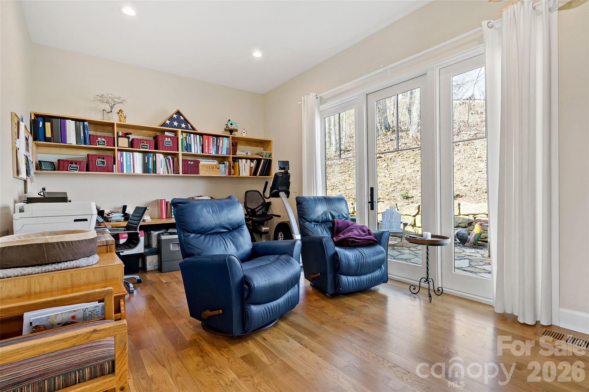 The Settings Of Black Mountain - Residential