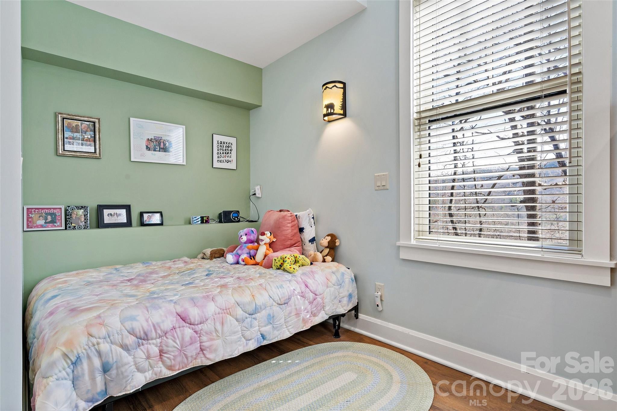 The Settings Of Black Mountain - Residential