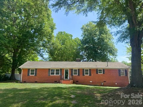 Photo of 2044 Helen Drive, Gastonia, NC 28054 (MLS # 4355394)