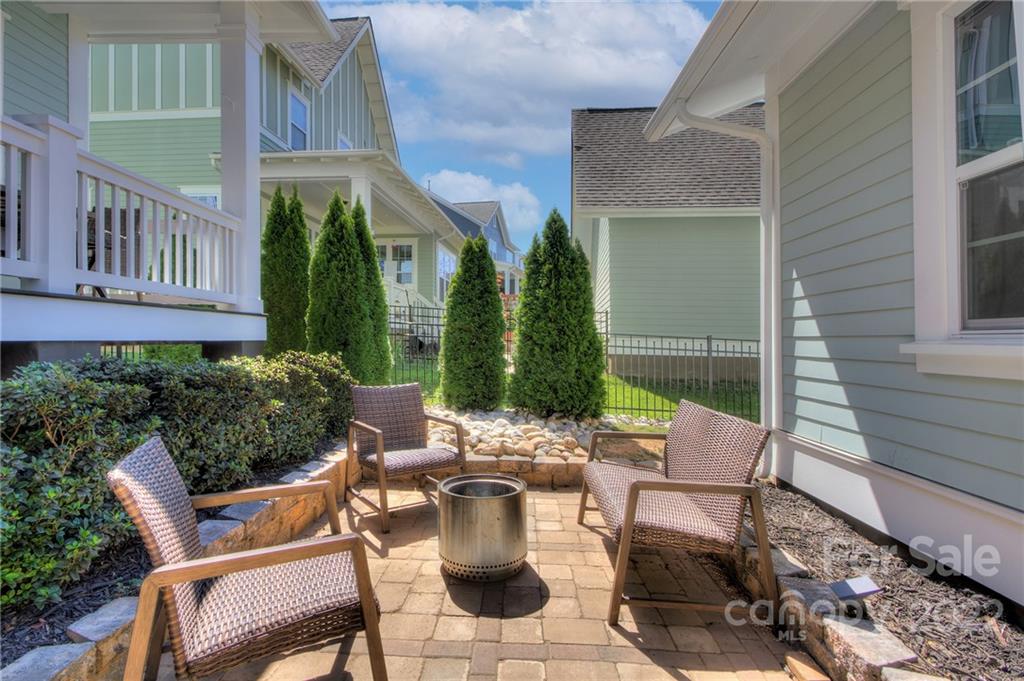 Riverwalk - Residential