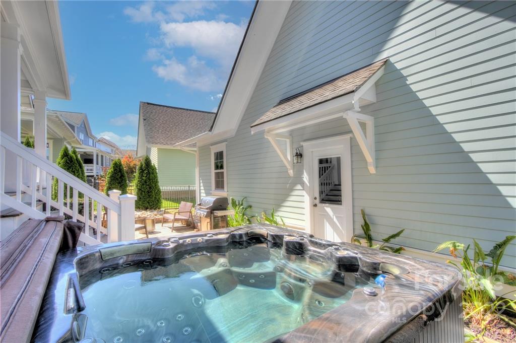 Riverwalk - Residential