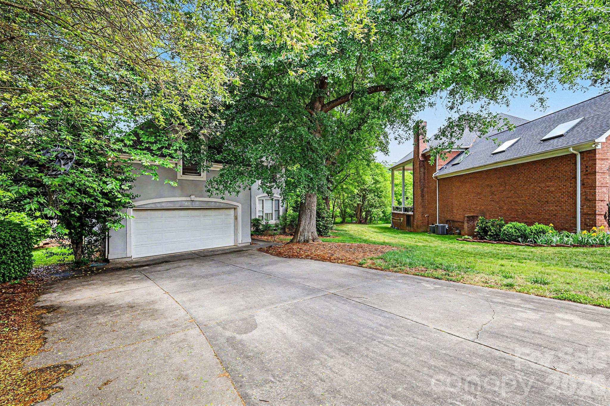 648 Landsdown Court
