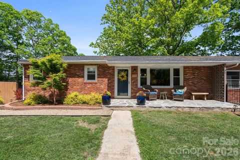 Photo of 343 Oakview Park Road, Asheville, NC 28803 (MLS # 4378486)