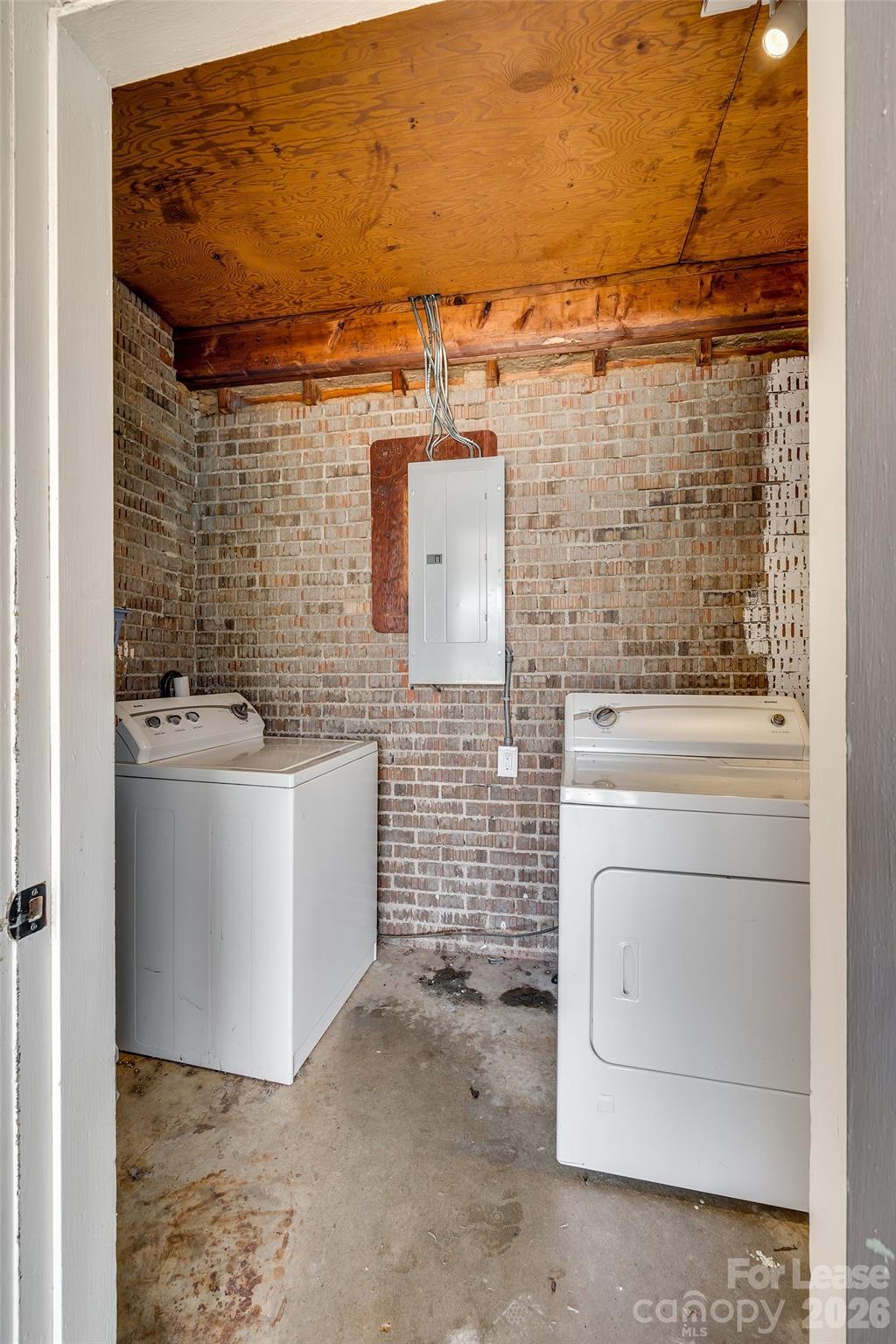 Winthrop Downs - Residential Lease