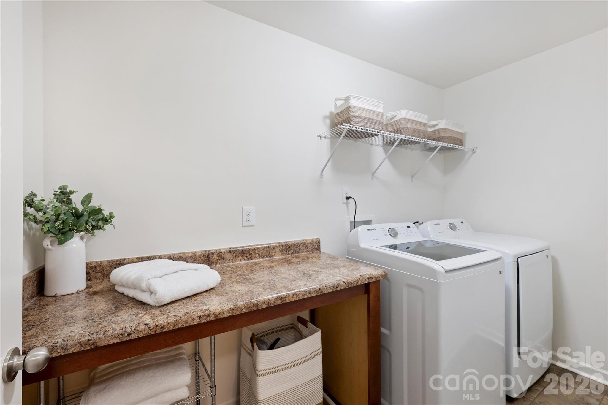 Newport Lakes - Residential