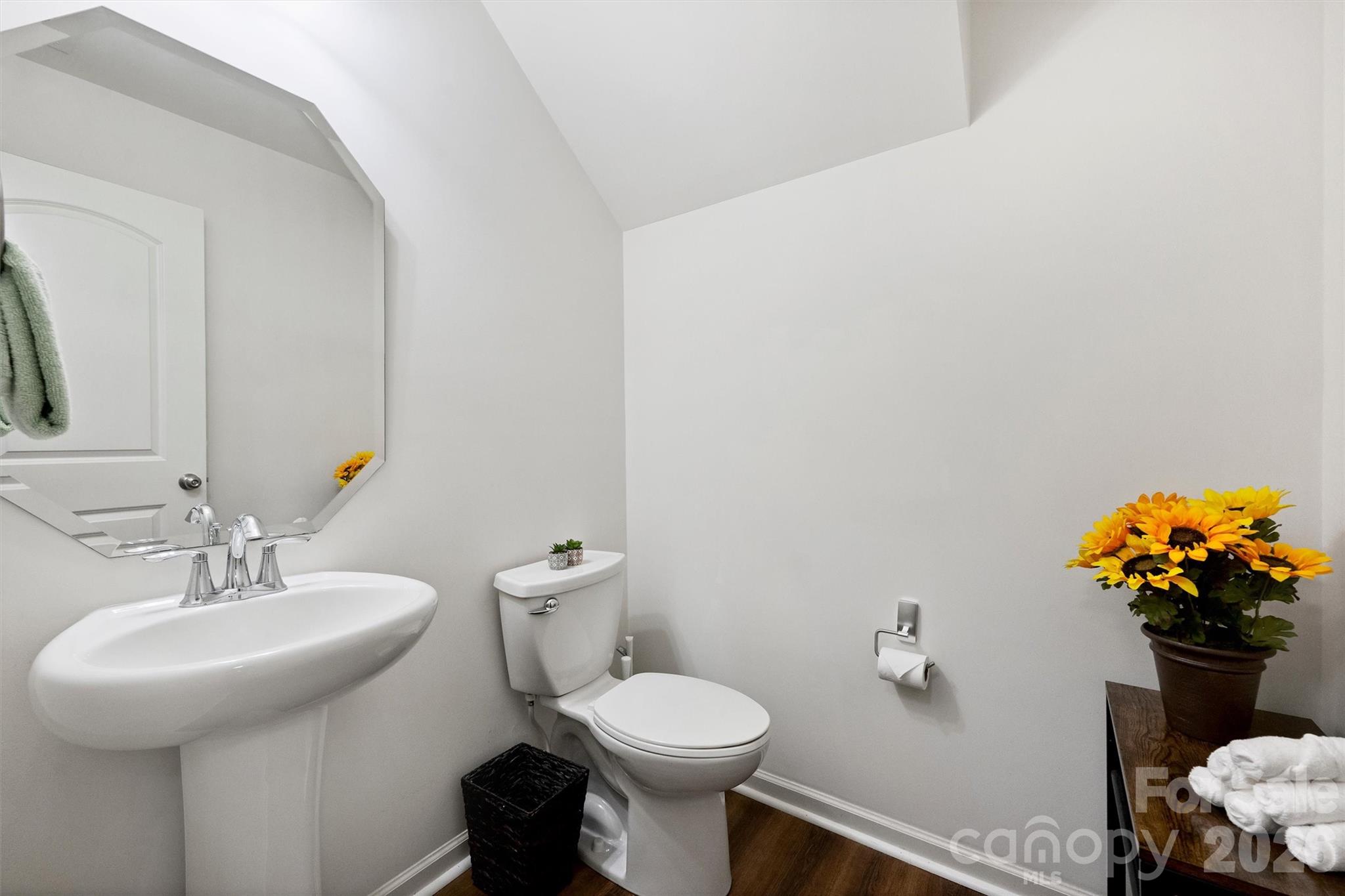 Newport Lakes - Residential