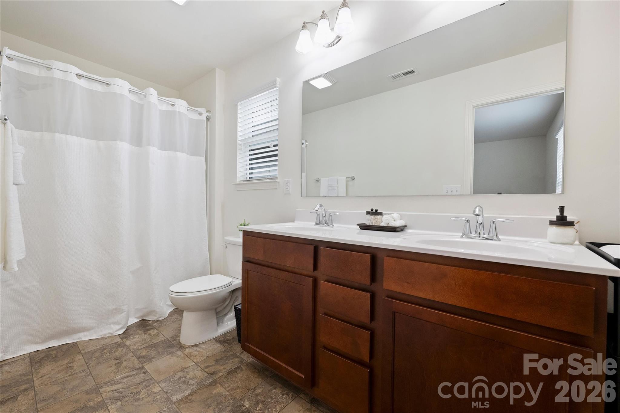 Newport Lakes - Residential