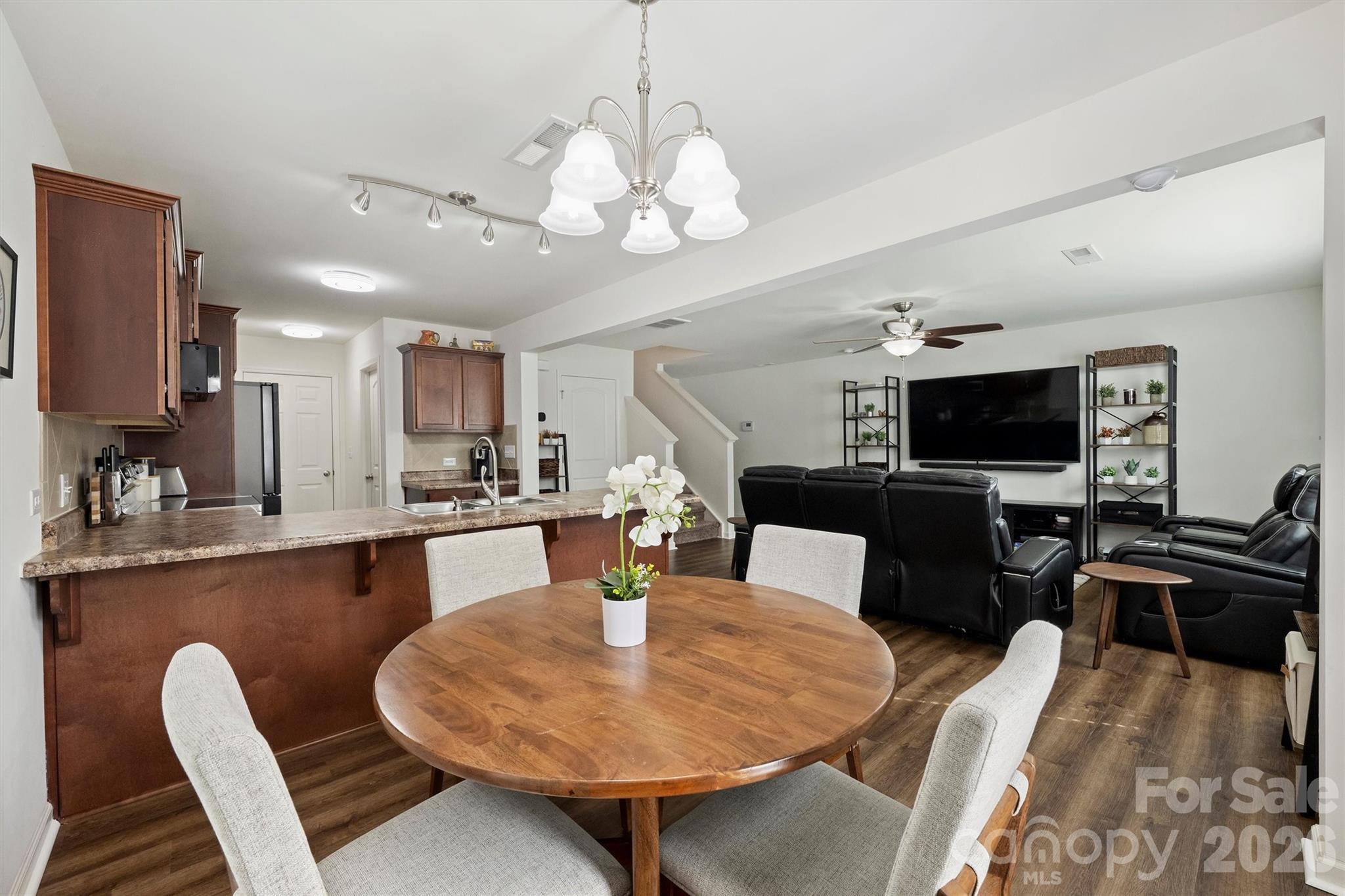 Newport Lakes - Residential