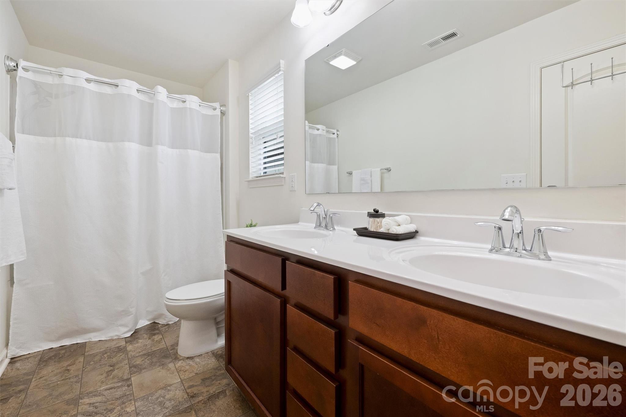 Newport Lakes - Residential