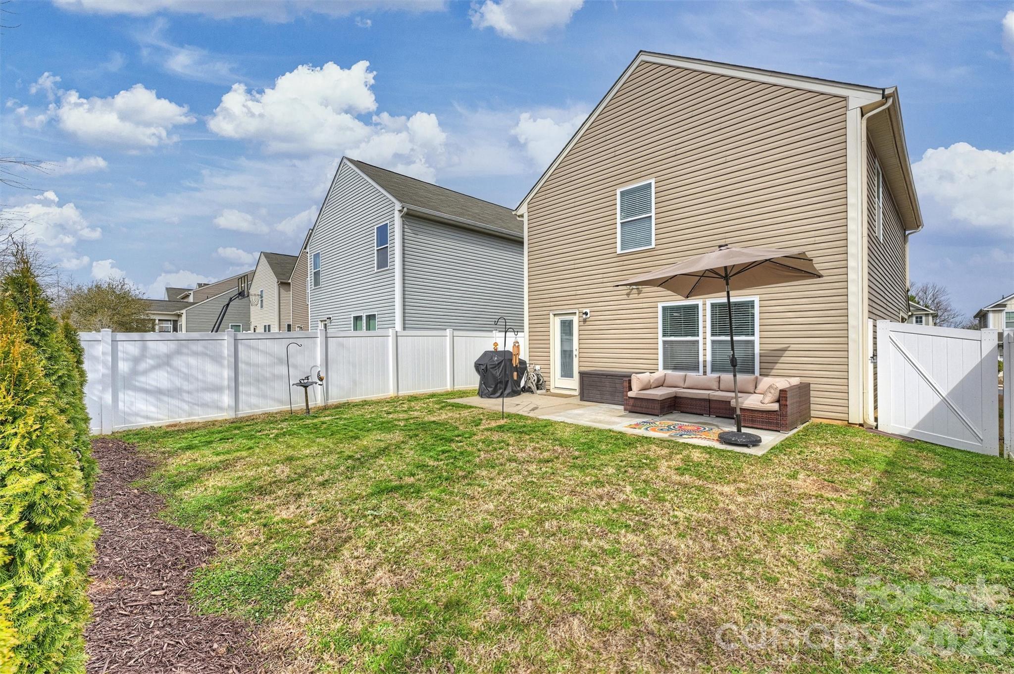 Newport Lakes - Residential