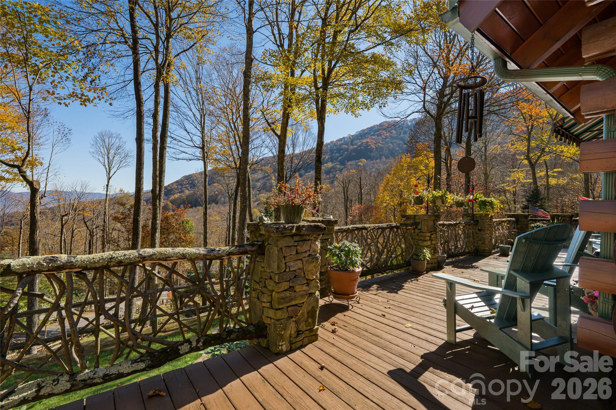580 Flying Hawk Trail