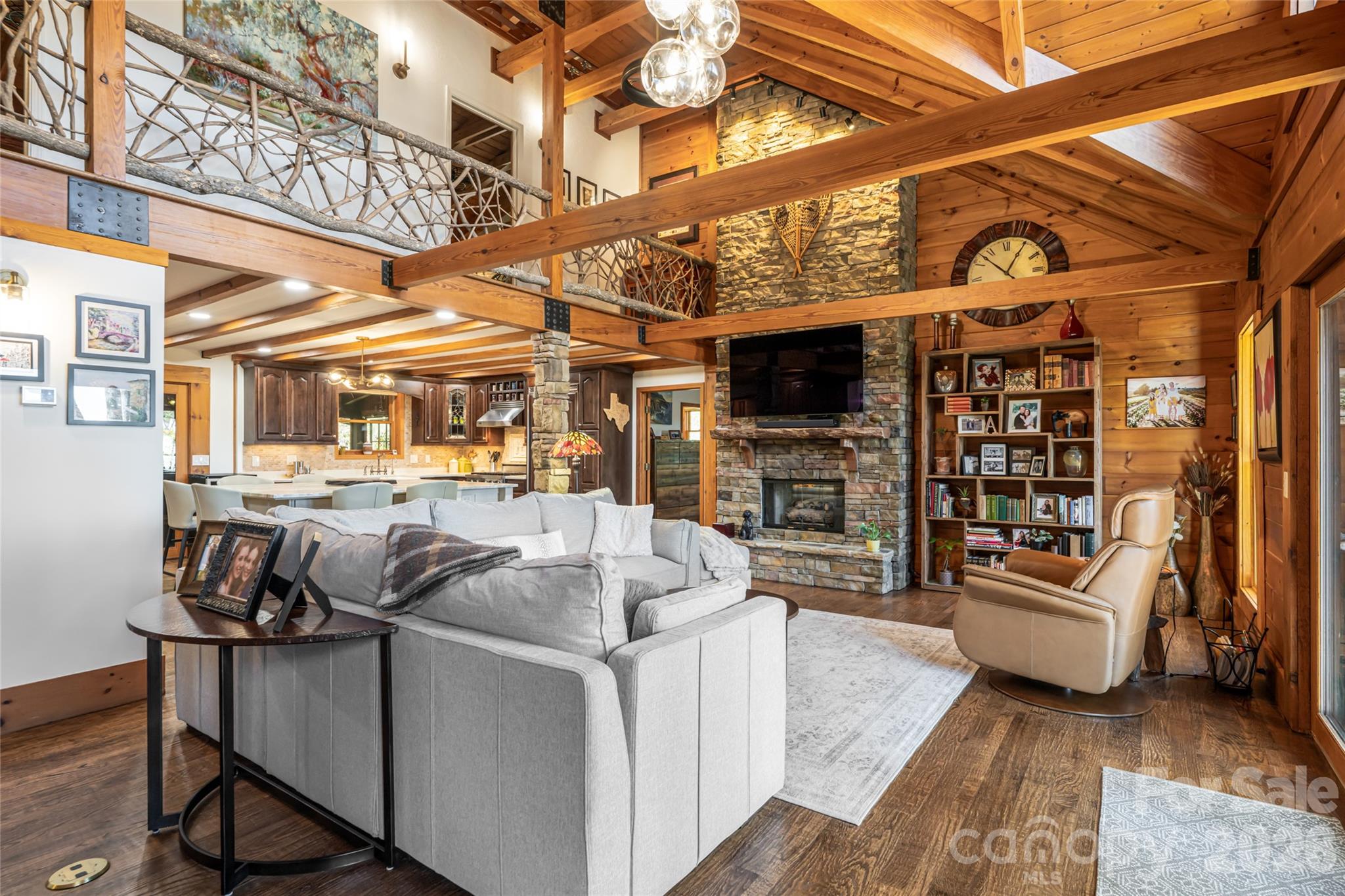 580 Flying Hawk Trail