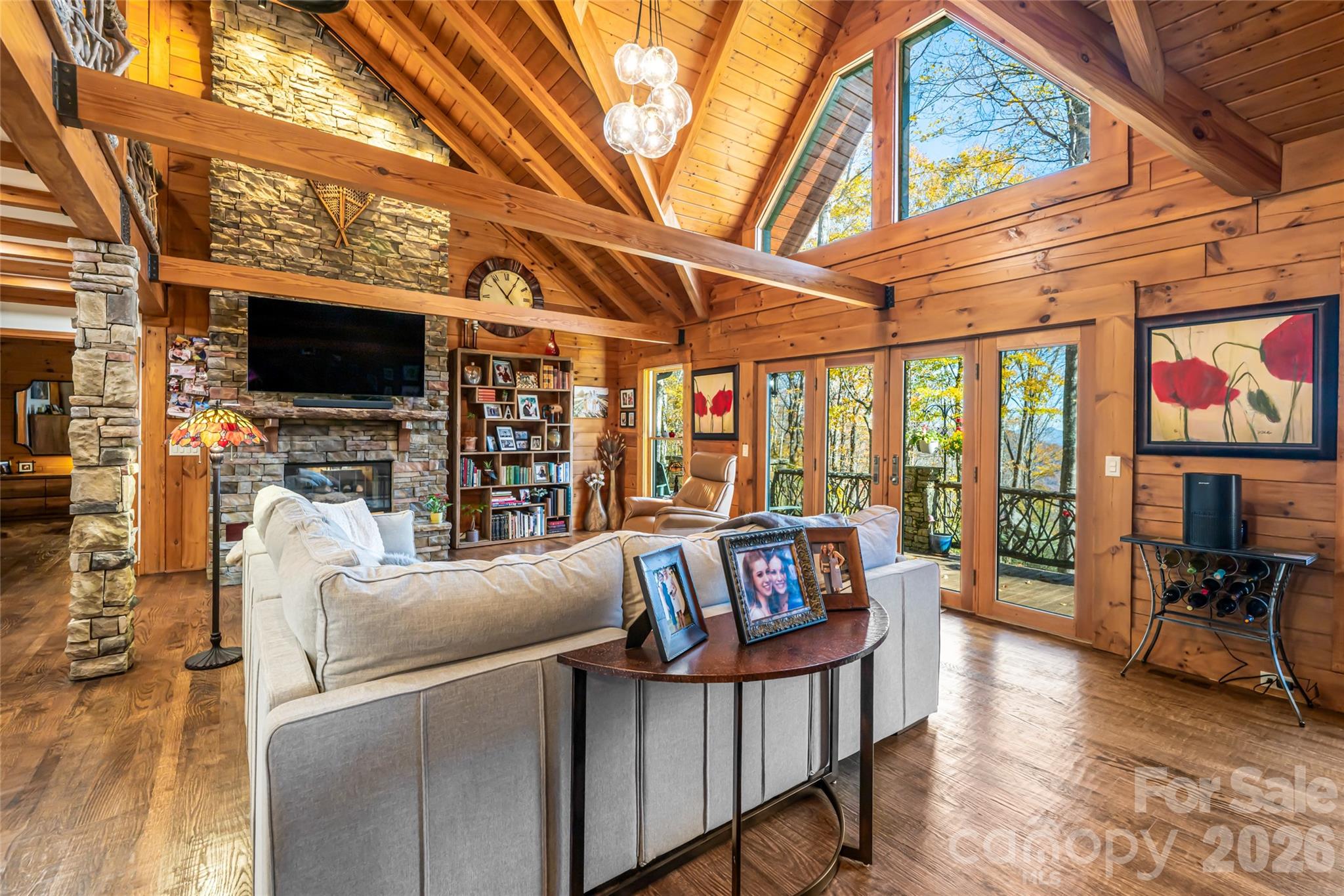 580 Flying Hawk Trail