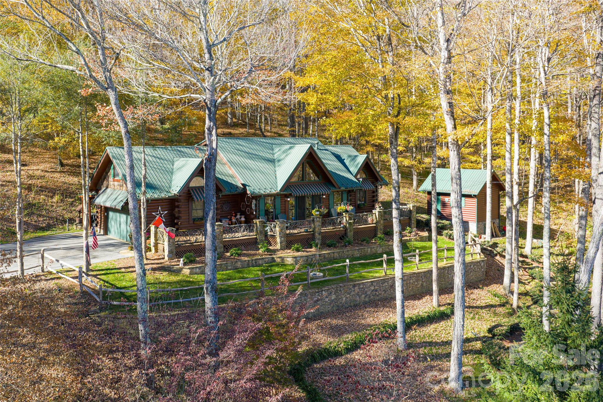 580 Flying Hawk Trail