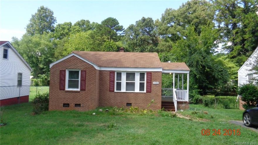 Very nice 2 bedroom, 1 bath brick ranch with front porch. Large back yard.