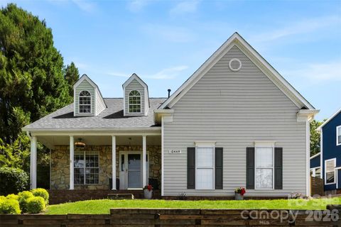 Photo of 10449 Quiet Bay Court, Charlotte, NC 28278 (MLS # 4382877)