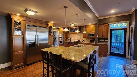 2215 Hassell Place Charlotte NC 28209