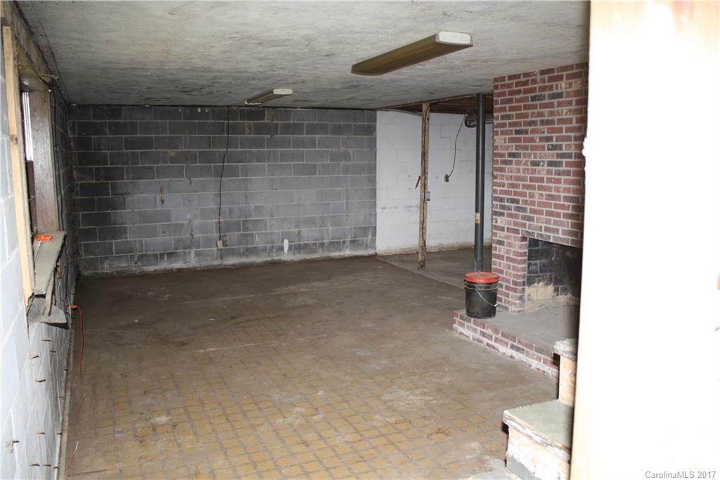 Whispering Hill Estates - Residential