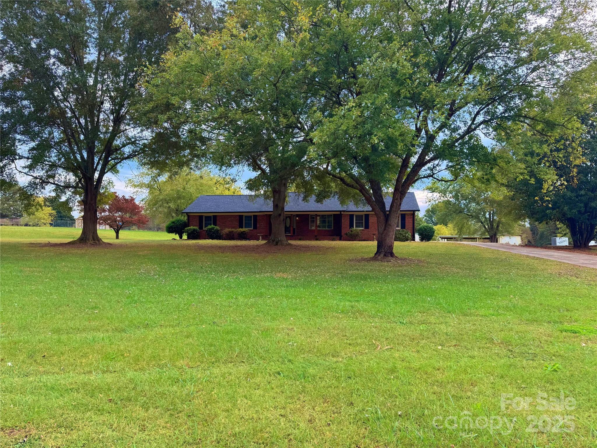 3105 W Zion Church Road