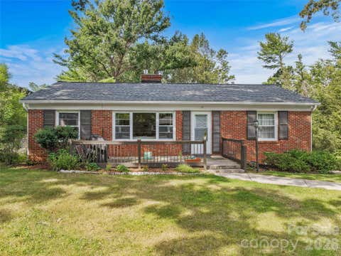 Photo of 15 Lynnstone Court, Asheville, NC 28805 (MLS # 4411606)