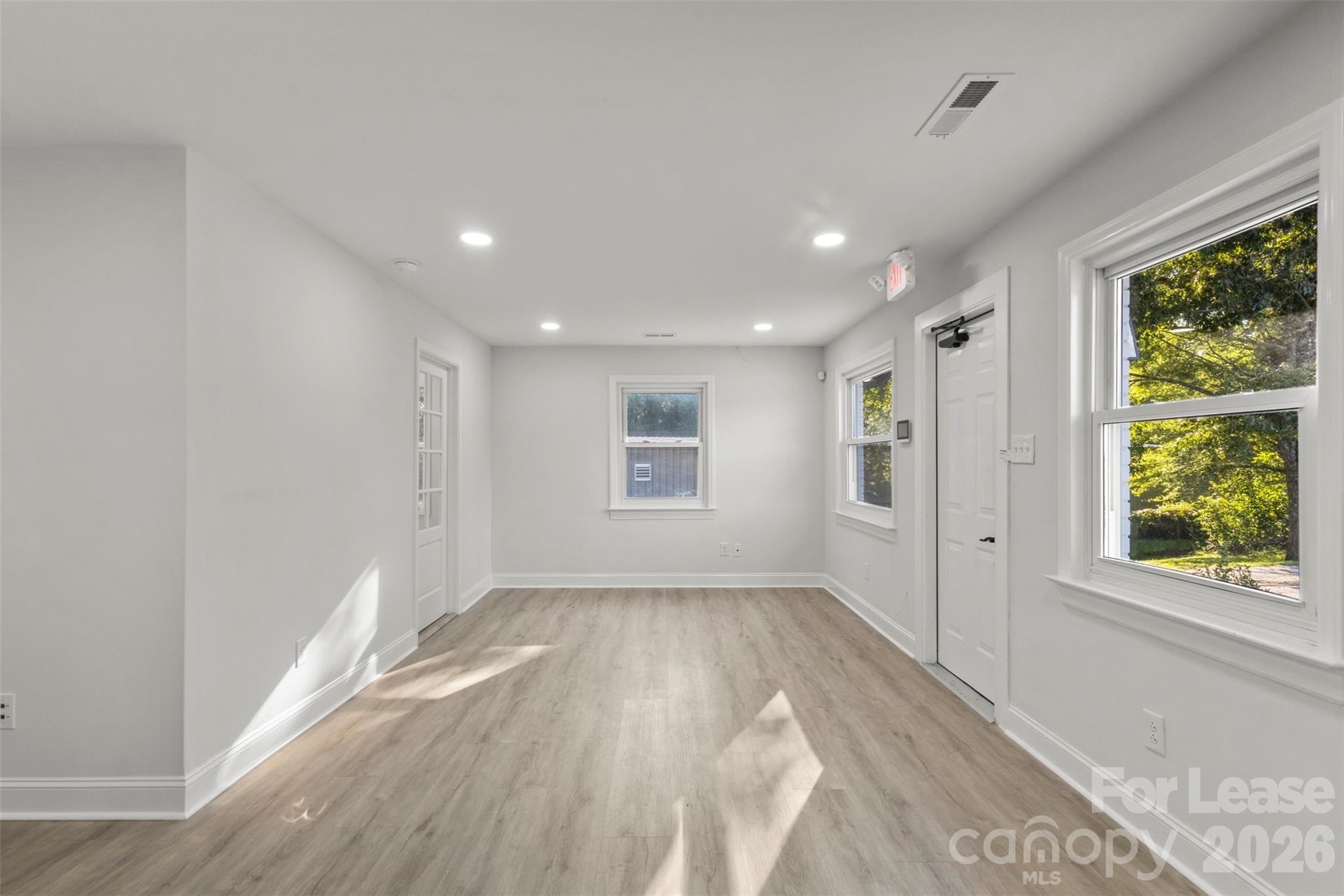 679 Oakridge Farm Highway