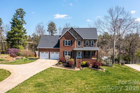 4726 Crystal Falls Avenue Hickory NC 28601