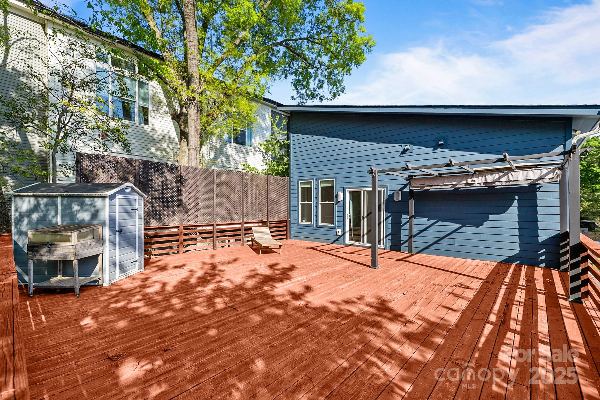 1121 N Alexander Street