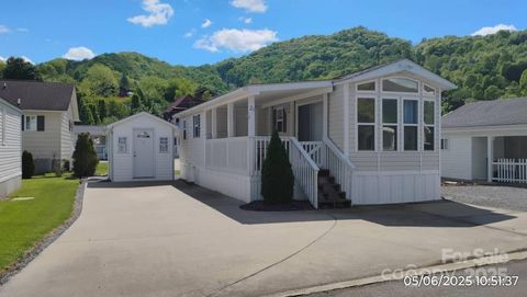 21 Strollers Lane Waynesville NC 28785