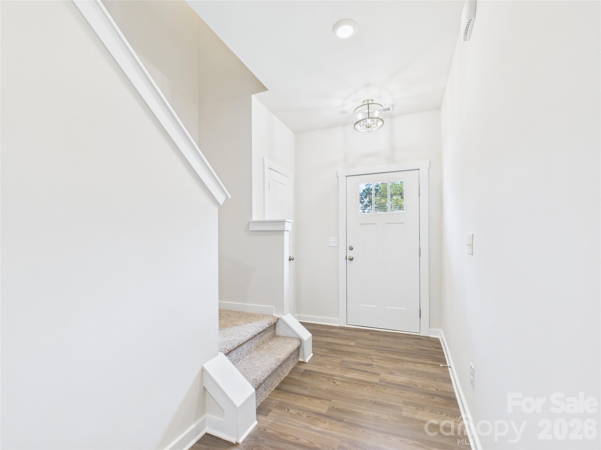 311 E King Street 04