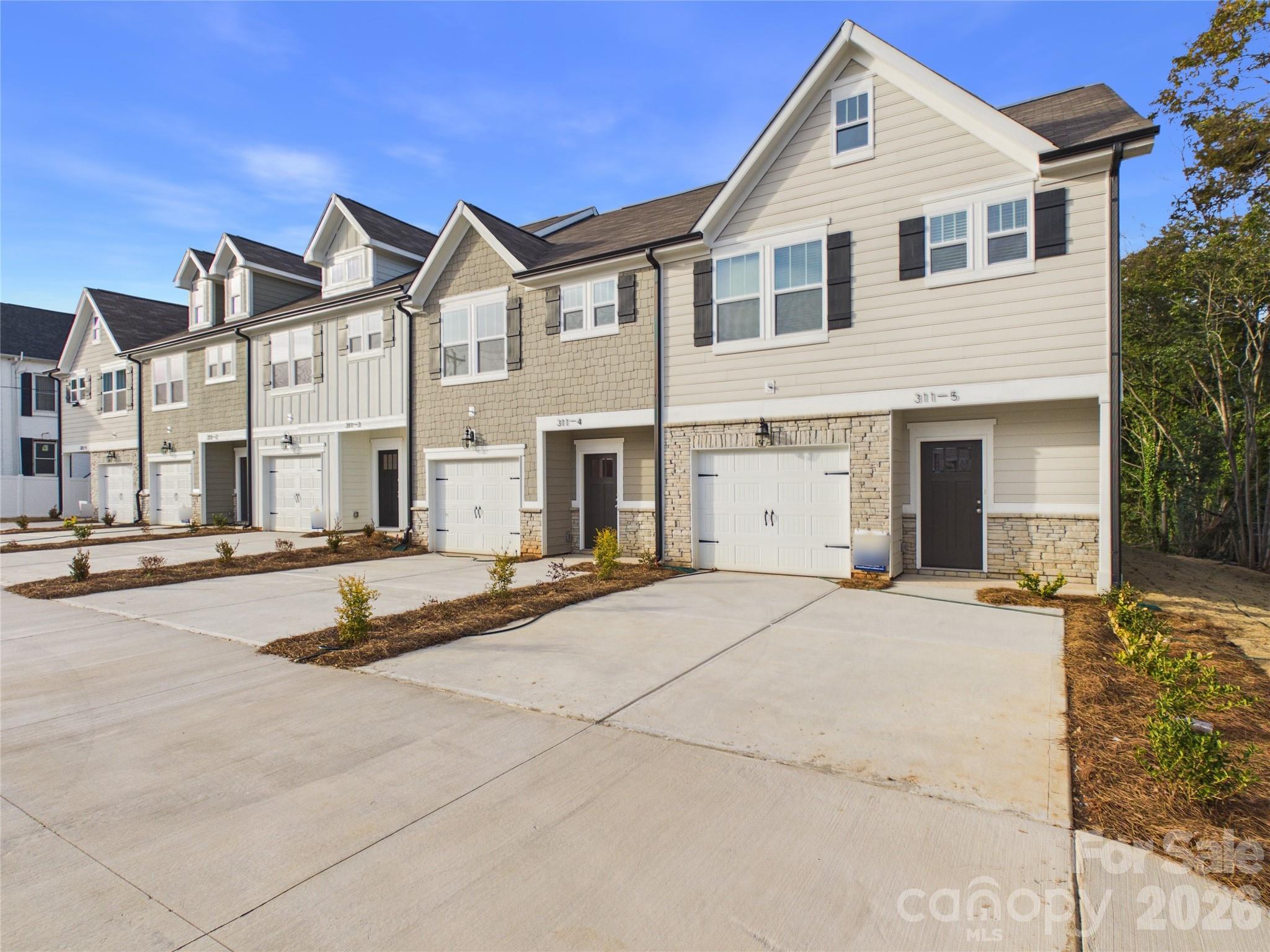 311 E King Street 04