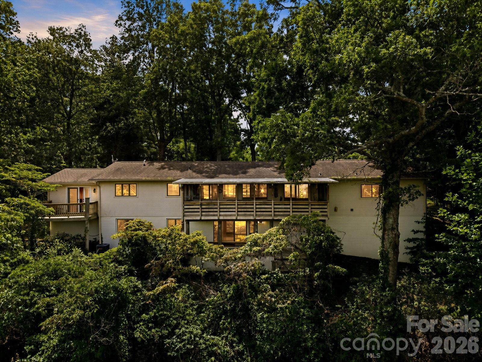 327 Summit Road