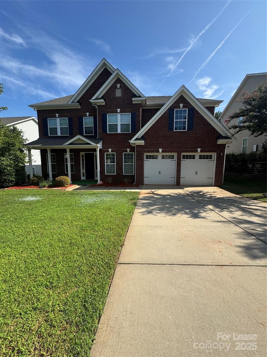 Enjoy this beautifully maintained home, just minutes from highways, Ballantyne, and the light rail. Move-in ready and freshly painted, it offers new carpet, hardwood floors, and recent upgrades, including a new refrigerator, washer/dryer, mulch, and landscaping.
Main Level
• Guest bedroom & full bath
• Formal dining room with tray ceiling
• Spacious living and family rooms
• Mud room and full bath
Kitchen
• Large island, granite counters, stainless appliances
• Stacked cabinets, beamed ceiling, under-cabinet lighting
• Butler’s pantry, walk-in pantry, breakfast area
Upgrades & Comfort
• Whole-house and outdoor speakers
• Digital AC & heating, pre-wired TV/internet
• Solar panels installed for energy savings
Upper Levels
• Owner’s suite with tray ceiling, dual-sink bath, garden tub, tiled shower
• Three more bedrooms, full bath, bonus/media room
Outdoor & Community
• 14 x 10 covered rear porch, private treed backyard, irrigation, and fully fenced
•Great schools, close to shopping and dining.