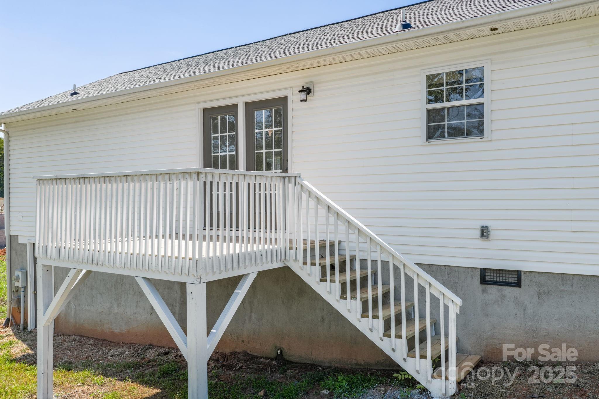 Swinging Bridge - Residential