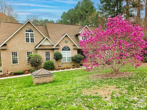 7184 Seagrass Circle Denver NC 28037