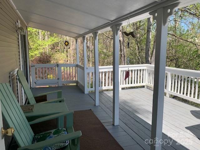 Bryson City, North Carolina 28713, United States, 1 Bedroom Bedrooms, ,1 BathroomBathrooms,Residential,Under Contract,109970