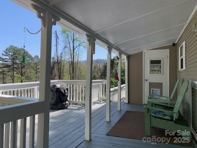 Bryson City, North Carolina 28713, United States, 1 Bedroom Bedrooms, ,1 BathroomBathrooms,Residential,Under Contract,109970