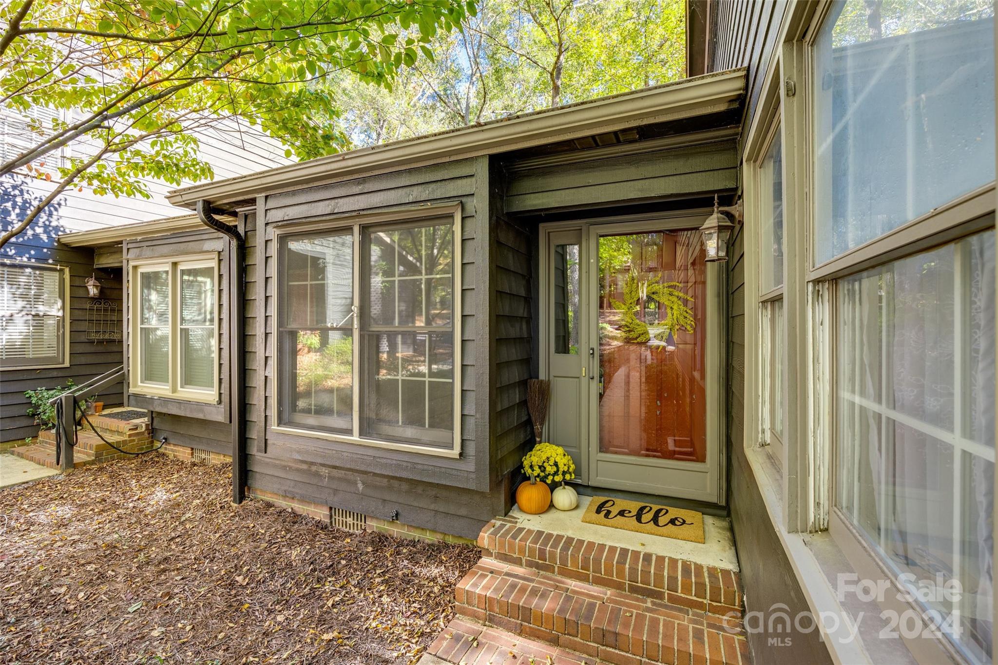 806 Bridgewood Drive
