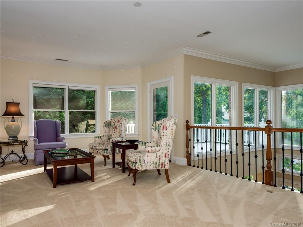 The Peninsula - Residential