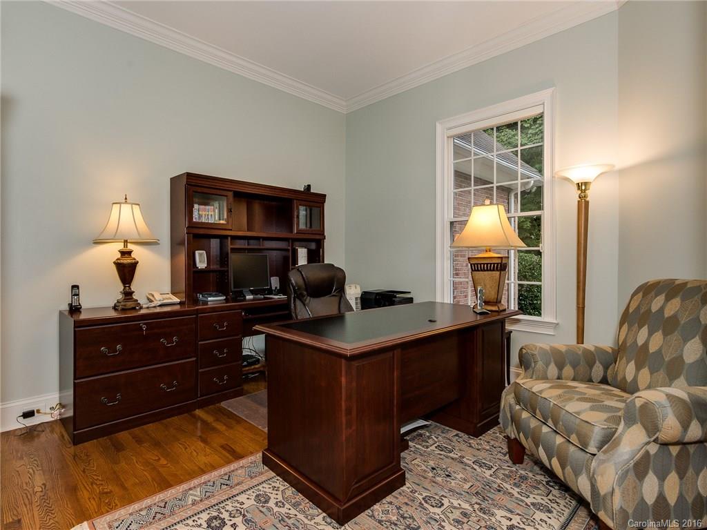 The Peninsula - Residential