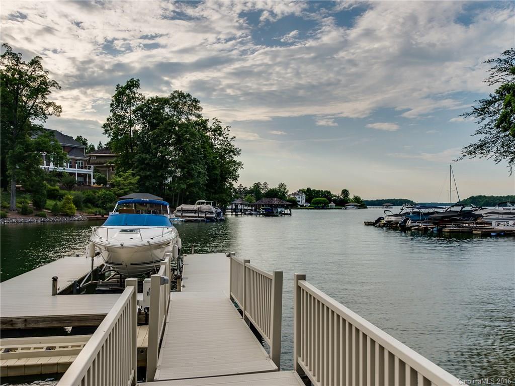 The Peninsula - Residential