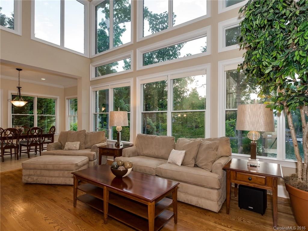 The Peninsula - Residential