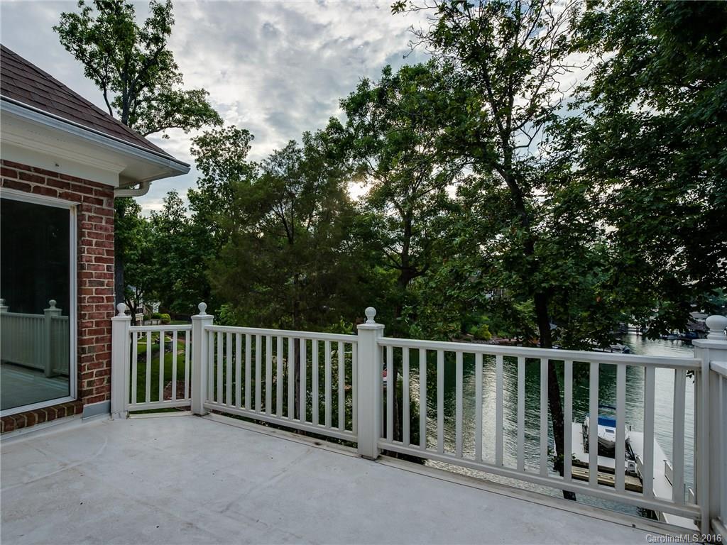 The Peninsula - Residential