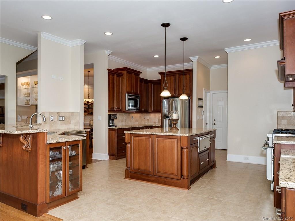 The Peninsula - Residential