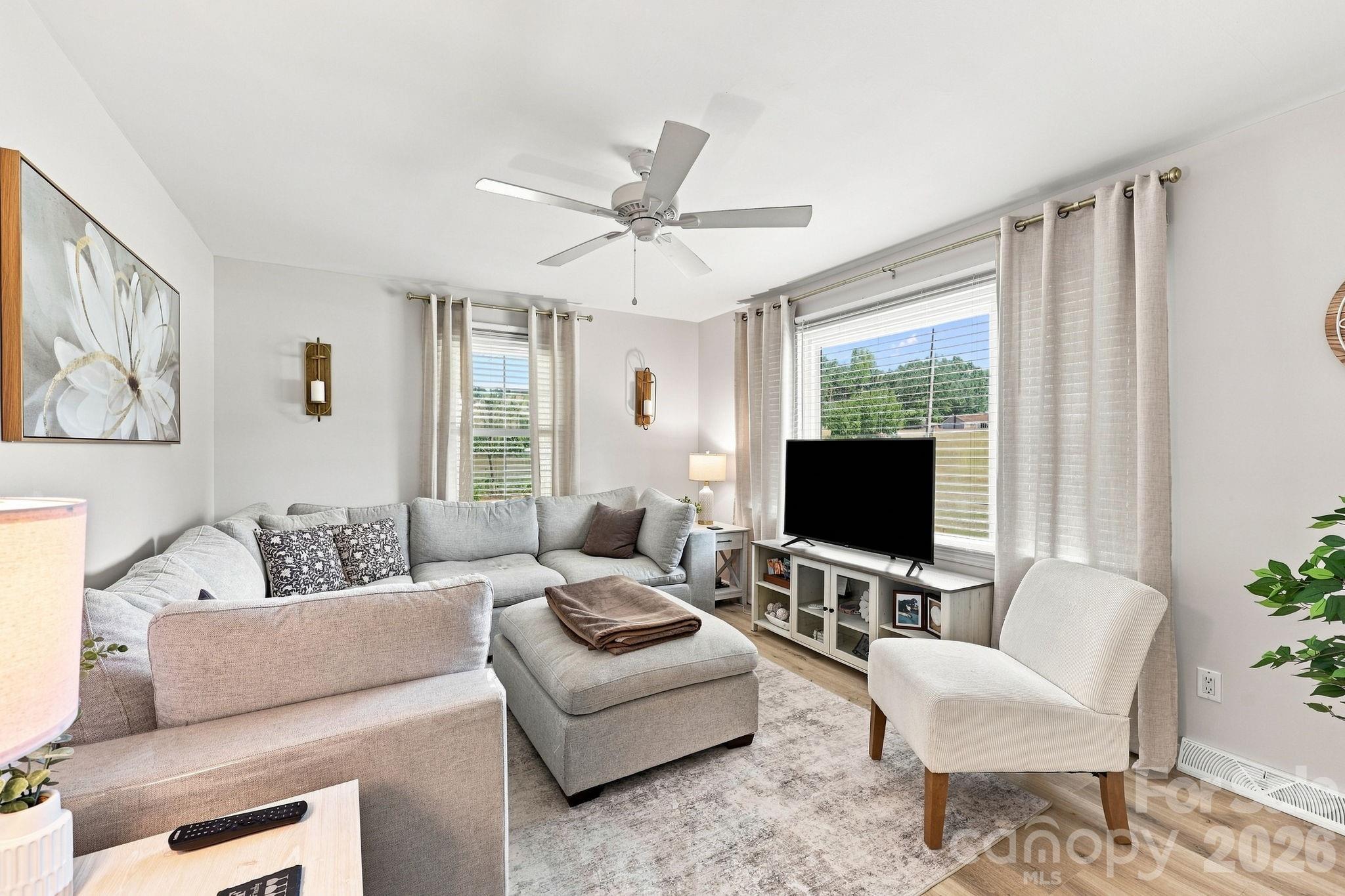 178 Woodland Drive SW